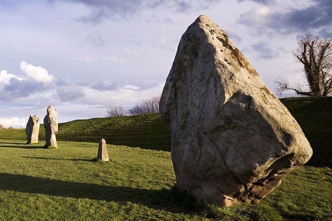 Private Archaeologist Guided Tour Stonehenge, Salisbury & Avebury - Stonehenge: 2 hours with the ticket you pay for, plus real question time