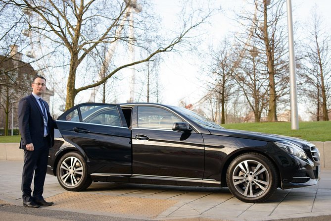 Private Arrival Transfer: Heathrow Airport to Central London - The Car, the Wi-Fi, and Luggage Fit That Actually Matters