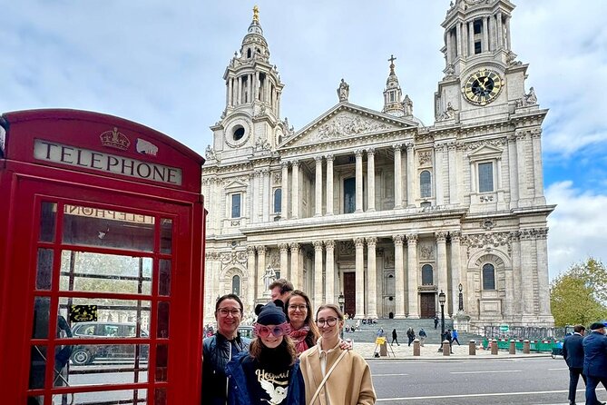 Private Big Sights Taxi Tour of London - West End icons: Trafalgar Square, Piccadilly Circus, and Leicester Square