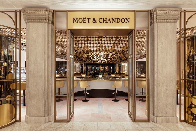 Private Buckingham Palace Royal Walk & Champagne at Harrods - Key takeaways
