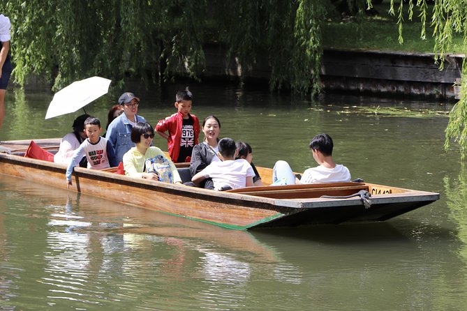 Private Chauffeur Punt Tour - Weather, comfort, and photo timing on the River Cam