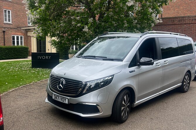 Private Chauffeured Tour to Windsor Castle from London - On the route: photo stops, Eton area moments, and Thames time