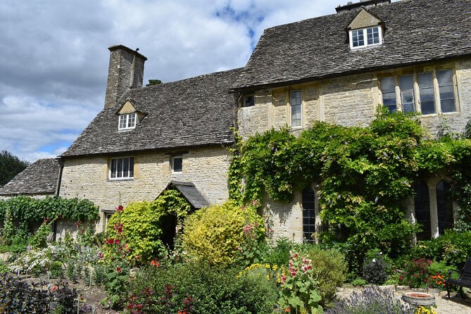 Private Day in the Cotswolds Tour - Drive-Through Story Stops: Swinbrook, Mitfords, and Bridget Jones Sight Lines