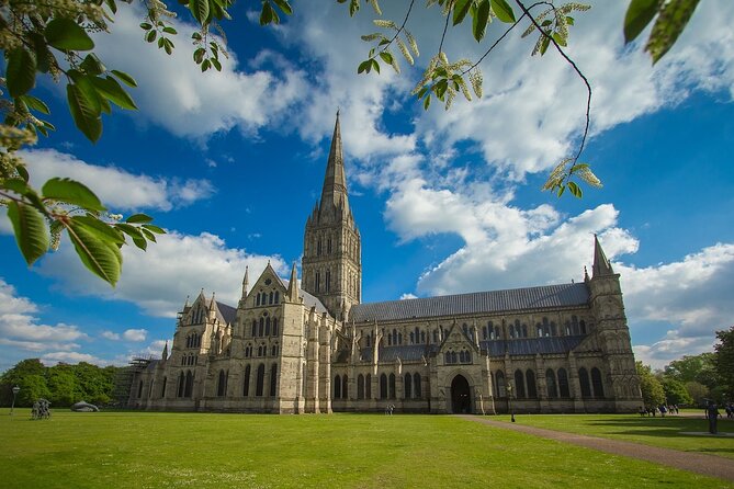 Private Day Tour from Bath to Stonehenge and Salisbury with Pickup - Stonehenge in a Private 4-Hour Window