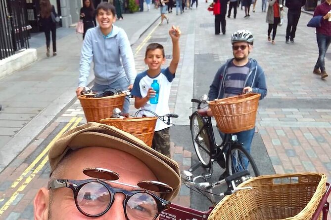 Private Family Bike Tour of London, fun for all ages! - Parks and royal edges: St James’s Park, Horseguards, Green Park