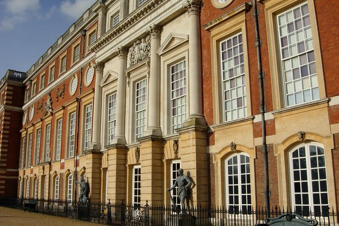 Private Full Day tour of Windsor castle and Hampton court palace from London - Car comfort and guide fit, the real-world risk