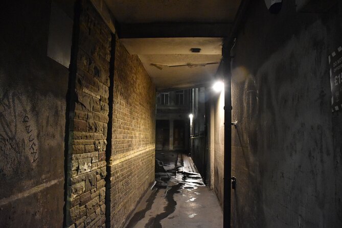 Private Ghosts and Gore Walking Tour of London - Noble Street, plague pits, and Greyfriars: orbs and apparitions in the City