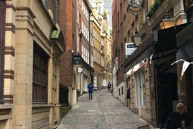 Private Guided and Chauffeured Tour of London - Private car, separate guide: why your London day feels easier