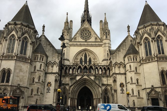 Private Guided and Chauffeured Tour of London - Big Ben and Changing of the Guard, timed for better photos