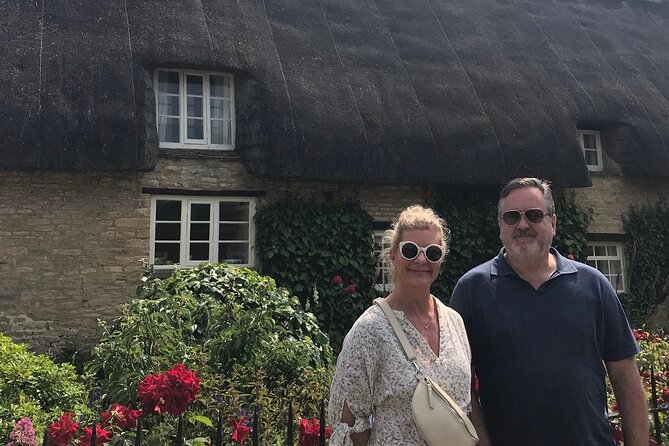 Private Guided Full Day Downton Abbey Tour - 8:00 AM Pickup and the Air-Conditioned Ride Out of Central London