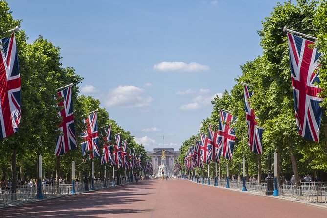 Private Guided London Highlights Walking Tour - Whitehall, Trafalgar Square, and St. James’s Park