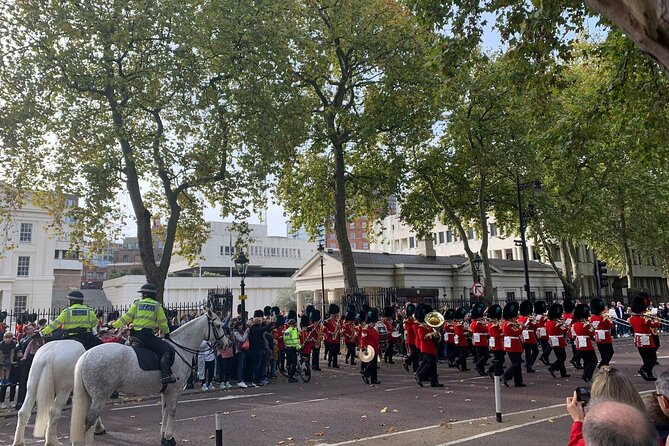 Private Guided Tour of London Landmarks - English or Italian - Palace of Westminster and Westminster Abbey: quick stops with big meaning
