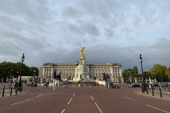 Private Guided Tour of London Landmarks - English or Italian - Covent Garden and Seven Dials: where the tour spills into real life