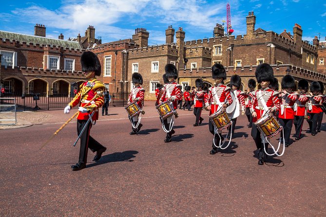 Private Guided Tour of Royal London - Trafalgar Square, Nelson’s Column, and the secrets in public space