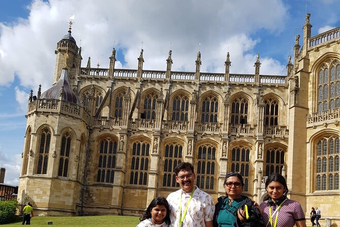 Private Guided Tour of Windsor Castle PLUS and History - Windsor town stroll, including the smallest street in the UK