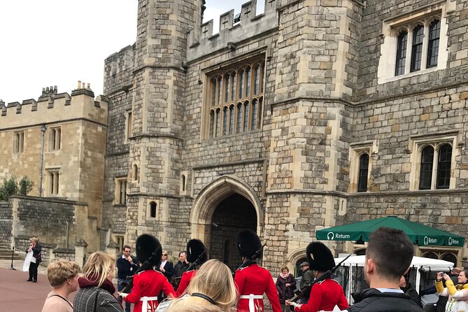 Private Guided Tour of Windsor Castle PLUS and History - The Thames Charters stop for wildlife and low-stress walking