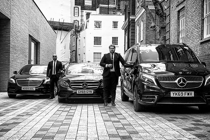 Private Heathrow Airport transfer to or from your London Hotel - Meet Your Chauffeur at Heathrow, Sign Included