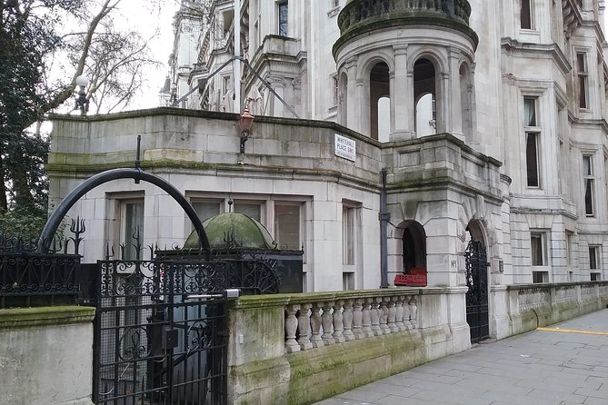 Private James Bond Fictional and Film Spy Tour of London - Stop 1: Somerset House, the Admiralty building turned film location