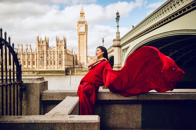 Private landmarks photoshoot for families and couples - A private London photo session that feels like a plan, not a photoshoot