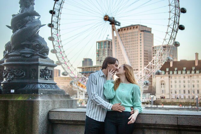 Private landmarks photoshoot for families and couples - Buckingham Palace VIP stop, what to expect and what to watch