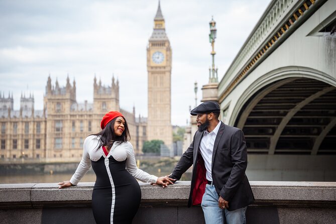 Private landmarks photoshoot for families and couples - Price and value: $166.67 per group for a short, iconic route
