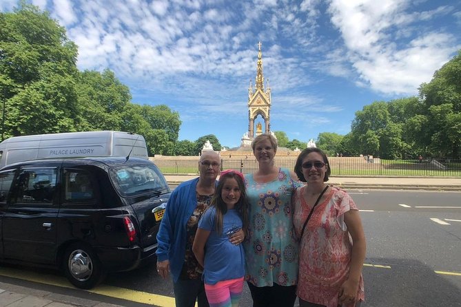 Private London Highlights Tour in a Black Cab: 2, 4, or 6 Hours - Trafalgar Square and Piccadilly Circus: the classic photo circuit