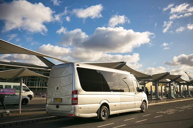 Private Minibus Arrival Transfer: Gatwick to Central London Airport - Why a private Gatwick minibus beats taxis with a group