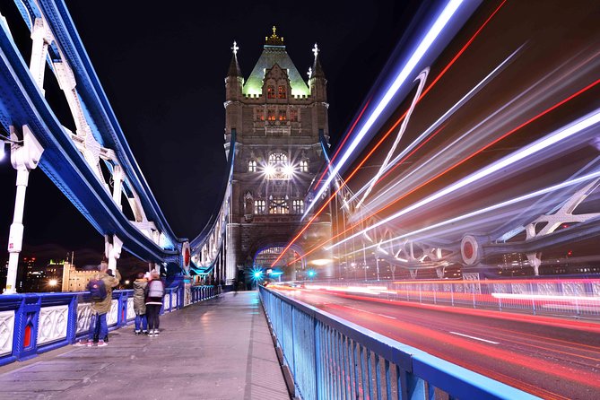 Private Night Photography Tour in London - City of London streets and the Thames: car light trails and boat blur