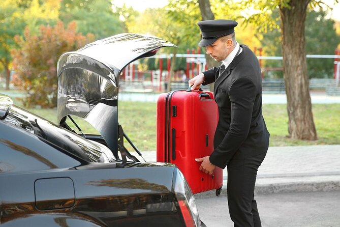 Private One-way Airport Transfer (London Gatwick To London) - Meeting your driver at Gatwick: where it gets real