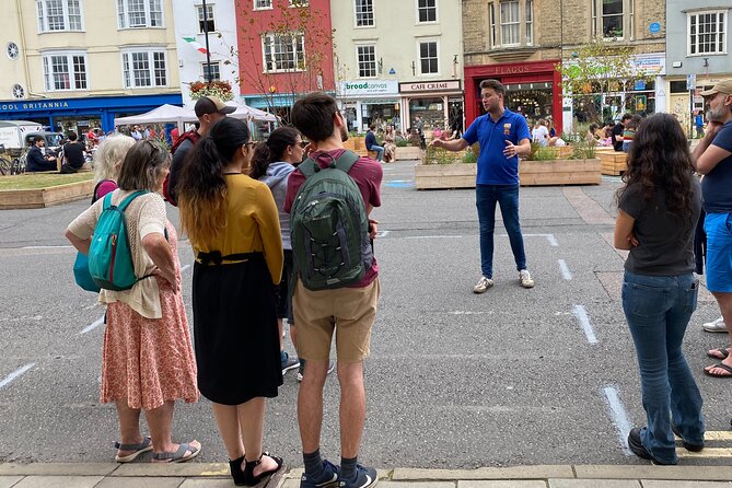 Private | Oxford University Walking Tour by Alumni™ & New College - Meeting at the Red Pillar Mailbox on Broad Street