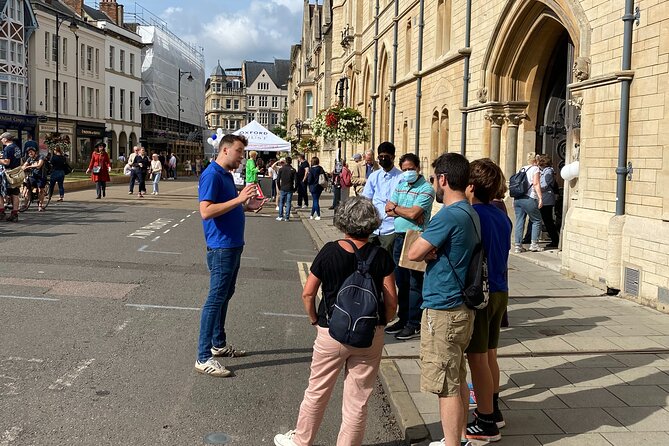 Private | Oxford University Walking Tour by Alumni™ & New College - Trinity College: traditions that make the campus feel human