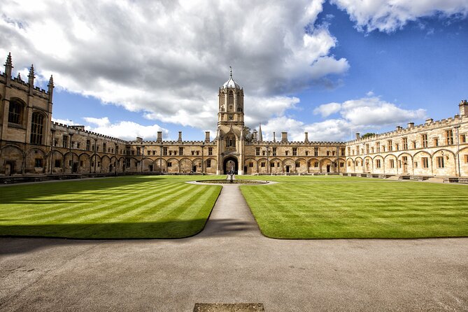 Private | Oxford University Walking Tour by Alumni™ & New College - Bodleian Library: 12 million books and the feeling of scale