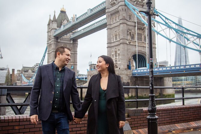 Private Professional Photoshoot Outside Tower Bridge in London - Tower Bridge in 15 minutes: why this works