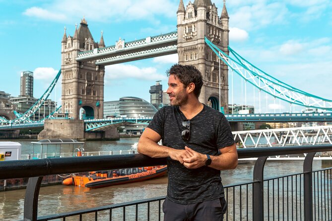 Private Professional Photoshoot Outside Tower Bridge in London - Price and value: what $136.50 per group really buys