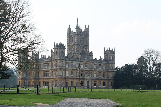 Private Round Trip Transfer : Heathrow or London to Highclere Castle - Optional Bampton Village Stop: Where Downton Abbey Scenes Were Filmed