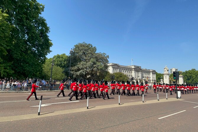 Private Royal London Taxi Tour with The Changing of the Guards - Price and what this private taxi route is really buying you