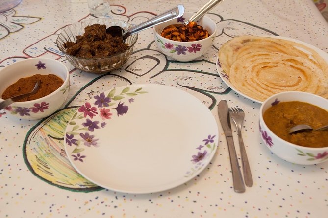 Private South Indian Home Cooking Class in London with a Local - The curry part: spicy, but with structure