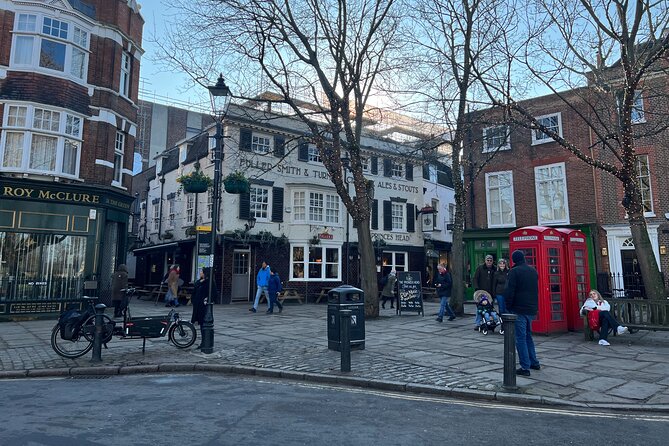 Private Ted Lasso Filming Locations Tour - Stop 4: The Prince’s Head, Richmond for a real pub pause