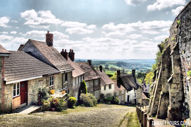PRIVATE TOUR of DORSET | UP TO 8 Passengers - Lulworth Castle and Corfe Castle, optional history without the pressure