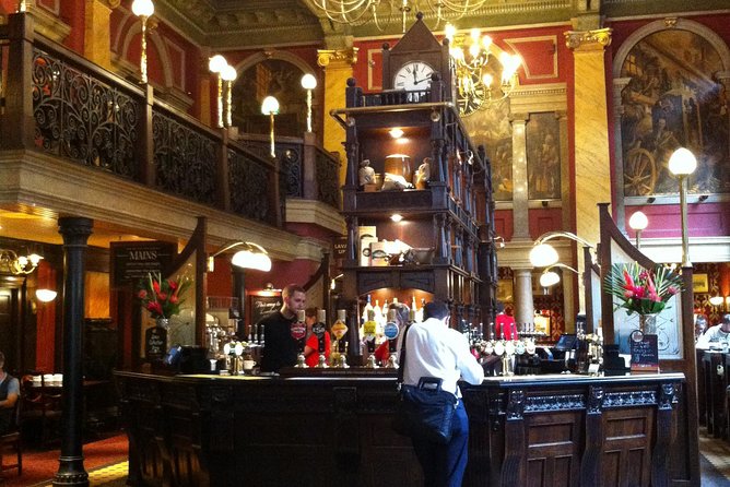 Private Tour of London's Historic Pubs - Four pub stops that teach you how beer fits the place