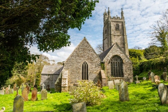 Private Tour of North Cornwall for Breathtakingly Rugged Coast - Port Isaac: narrow streets, working harbour life, and Squeezy Belly Alley