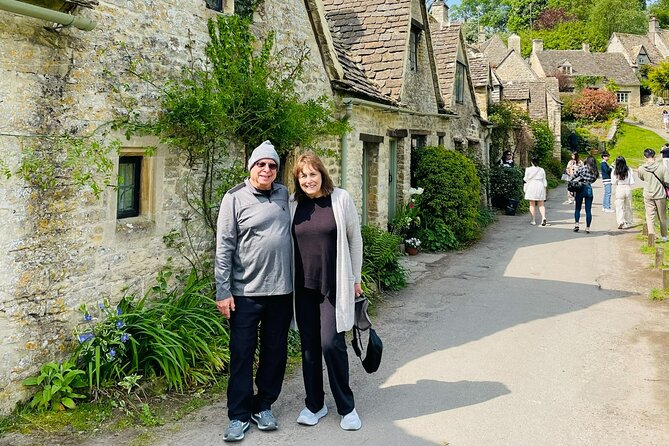 Private tour of the stunning Cotswolds with an expert local guide - Broadway High Street, Arts and Crafts context, and free roaming time