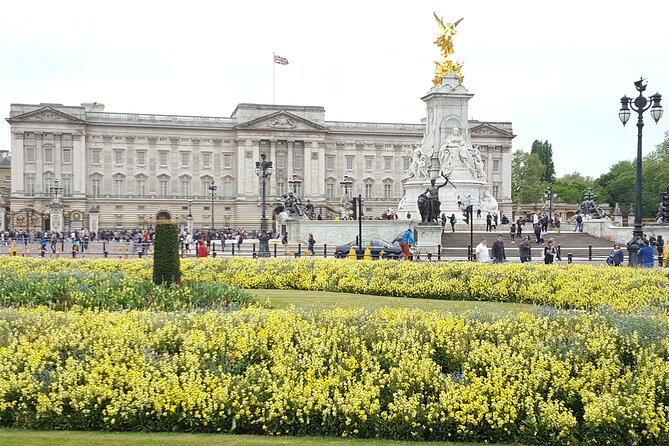 Private Tour of Westminster Abbey and Changing of the Guard - St James’s Park: A Calm Reset in the Middle of Royal London