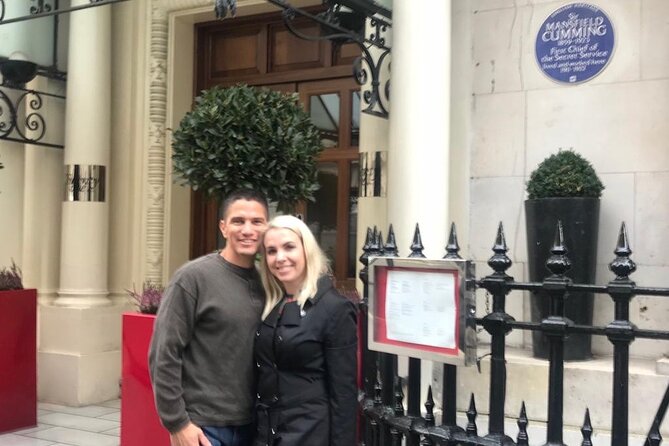 Private Tour: The London of Shakespeare, the Beatles, James Bond and Sherlock Holmes by Traditional Black Cab - Who this tour is best for