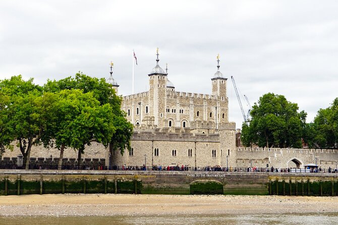 Private Tour: Tower of London with Private Guide - Your main stop: the Tower of London with a guide who makes it make sense