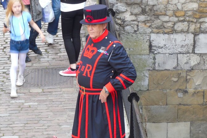 Private Tour: Tower of London with Private Guide - Beefeaters, Ravens, and the Tower as a living place