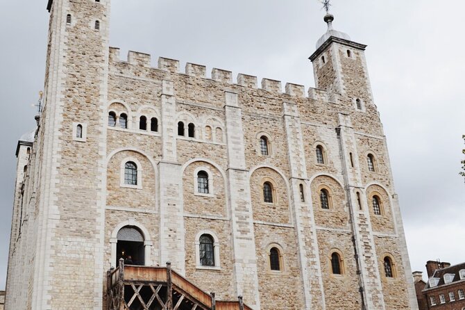 Private Tour: Tower of London with Private Guide - Walking the wall and getting your bearings fast