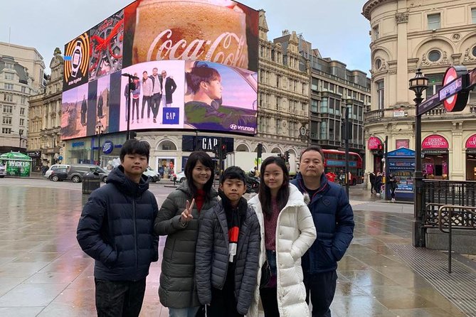 Private Tour: Traditional Black Cab Tour of London's Hidden Treasures - Trafalgar Square and the pop-culture puzzle pieces