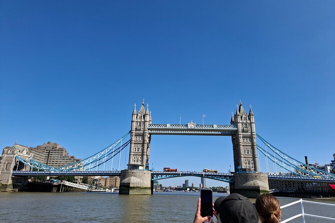 Private Tours: Tower of London Beefeater Meet Greet Crown Jewels - Getting inside with Tower of London entry included