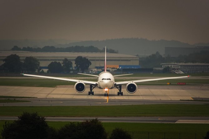 Private Transfer: Heathrow Airport to Gatwick Airport Arrival or Departure Transfer - Flight Monitoring and Live Traffic Navigation: Why It Works on Real Days